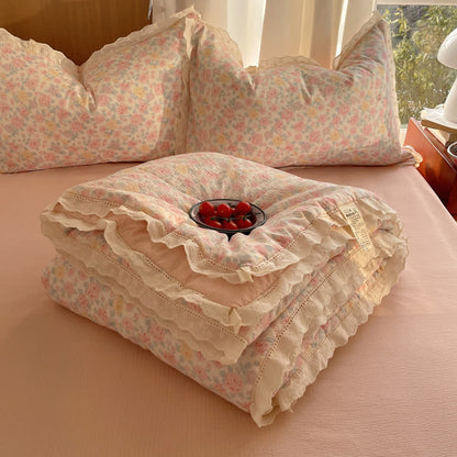 Set di biancheria da letto estivo rosa cipria con volant e pizzo - Rosa - Matrimoniale - Set di biancheria da letto - image 0