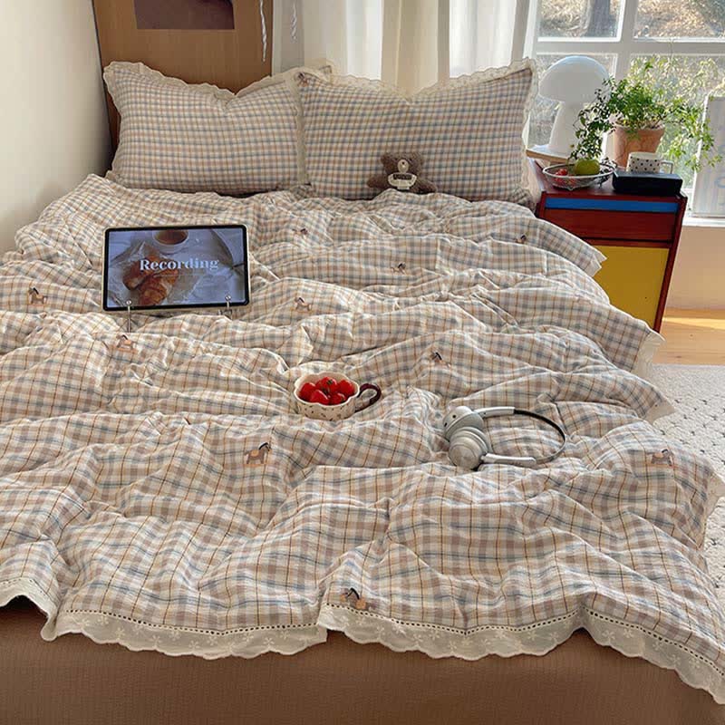 Set di biancheria da letto estivo a quadri marroni con volant e pizzo - image 1