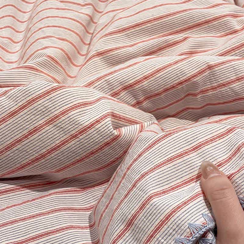 Set di biancheria da letto moderno in morbido cotone a maglia a righe. - image 4