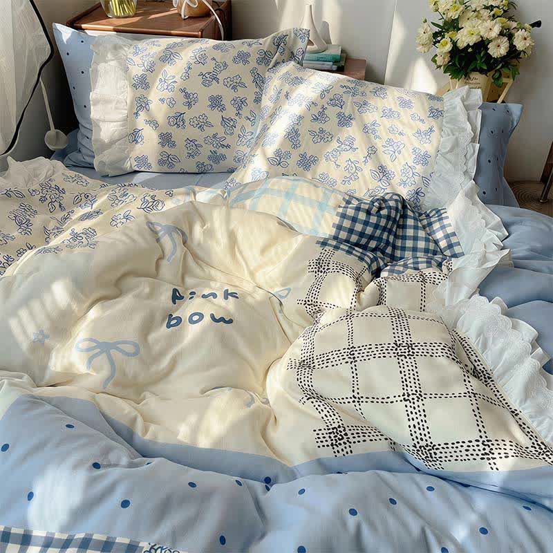 Set di biancheria da letto in garza di cotone con volant e patchwork floreale color azzurro nebbia. - Blu - Matrimoniale Grande - Foglio piano - image 0