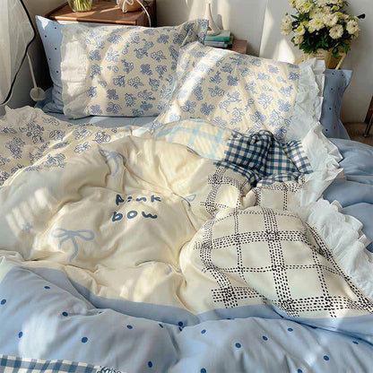 Set di biancheria da letto in garza di cotone con volant e patchwork floreale color azzurro nebbia. - Blu - Matrimoniale Grande - Foglio piano - image 0