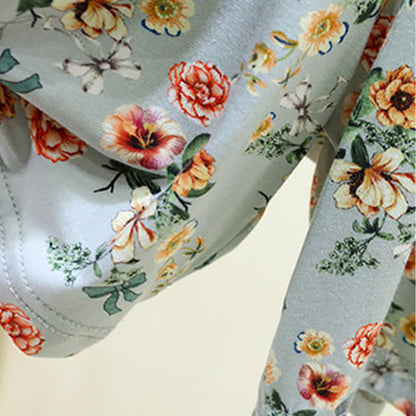 Pantaloncini estivi da relax con orlo a balze e stampa floreale vintage. - image 6