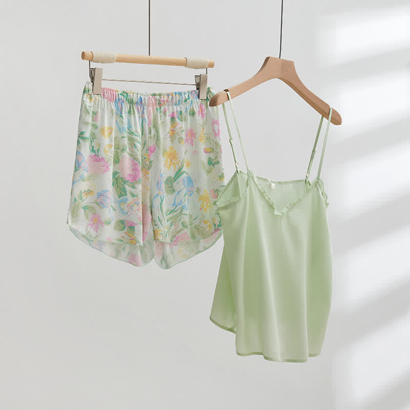 Completo da casa composto da canotta con volant in raso color menta e pantaloncini a fantasia floreale. - image 1