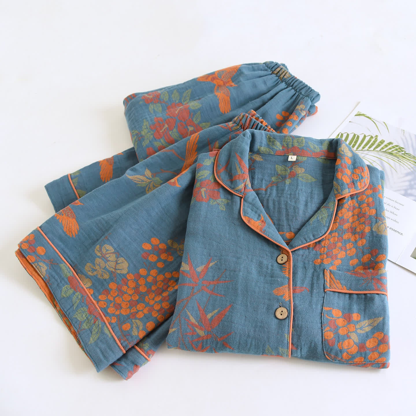 Completo da casa in cotone con stampa floreale e uccellini in stile vintage - image 3