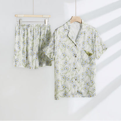 Completo da casa in raso con stampa floreale color menta, pantaloncini e bottoni - image 1