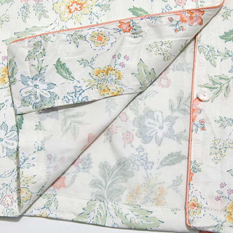 Completo pigiama corto in raso con stampa floreale francese, perfetto per le notti estive. - image 13