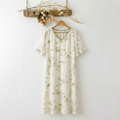 Camicia da notte romantica in lyocell con scollo a V e stampa floreale. - Crema alla menta - 3XL - image 0