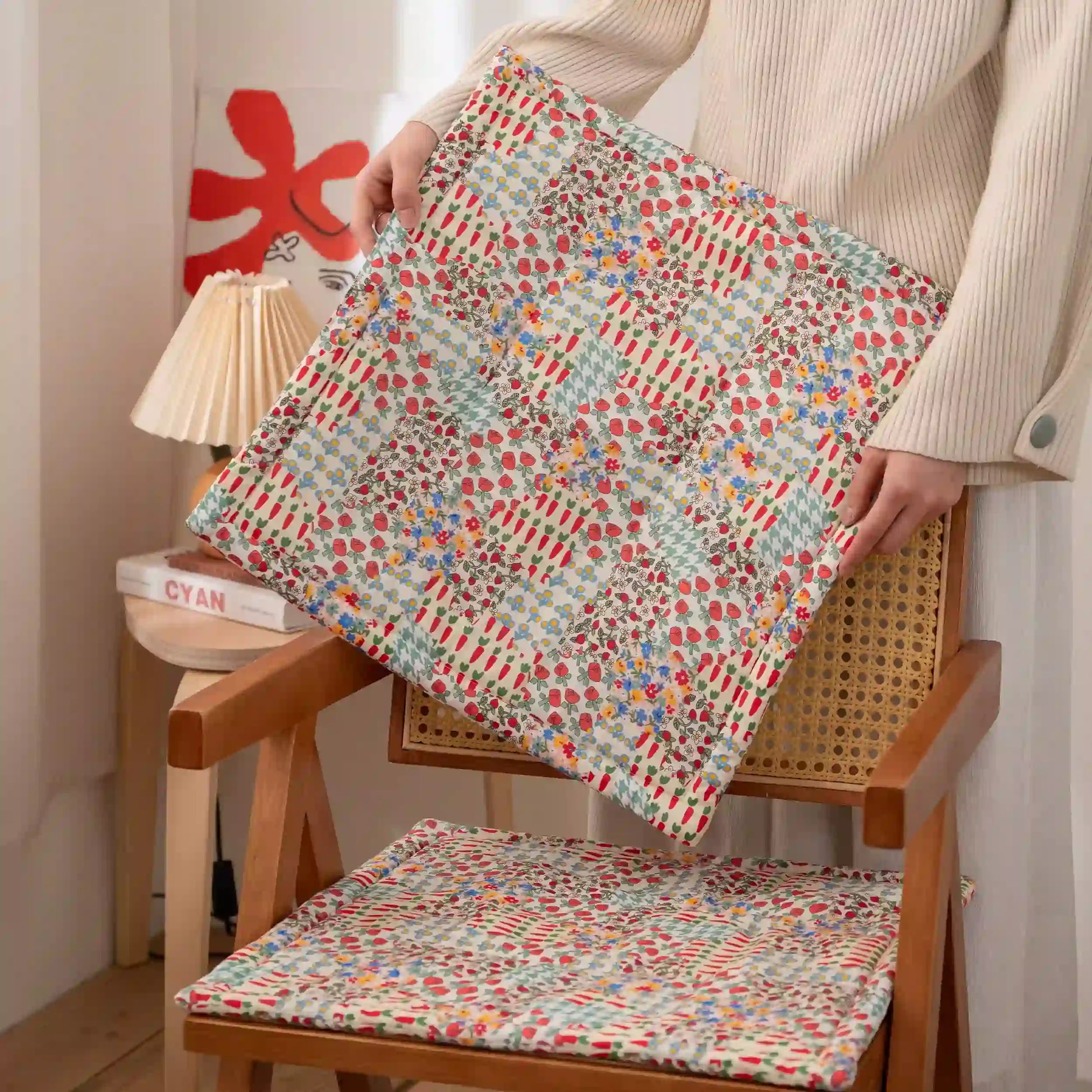 Cuscino per sedia con patchwork floreale in stile cottage - image 1