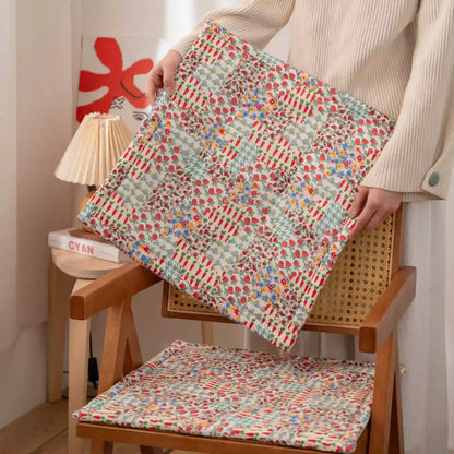 Cuscino per sedia con patchwork floreale in stile cottage - image 1