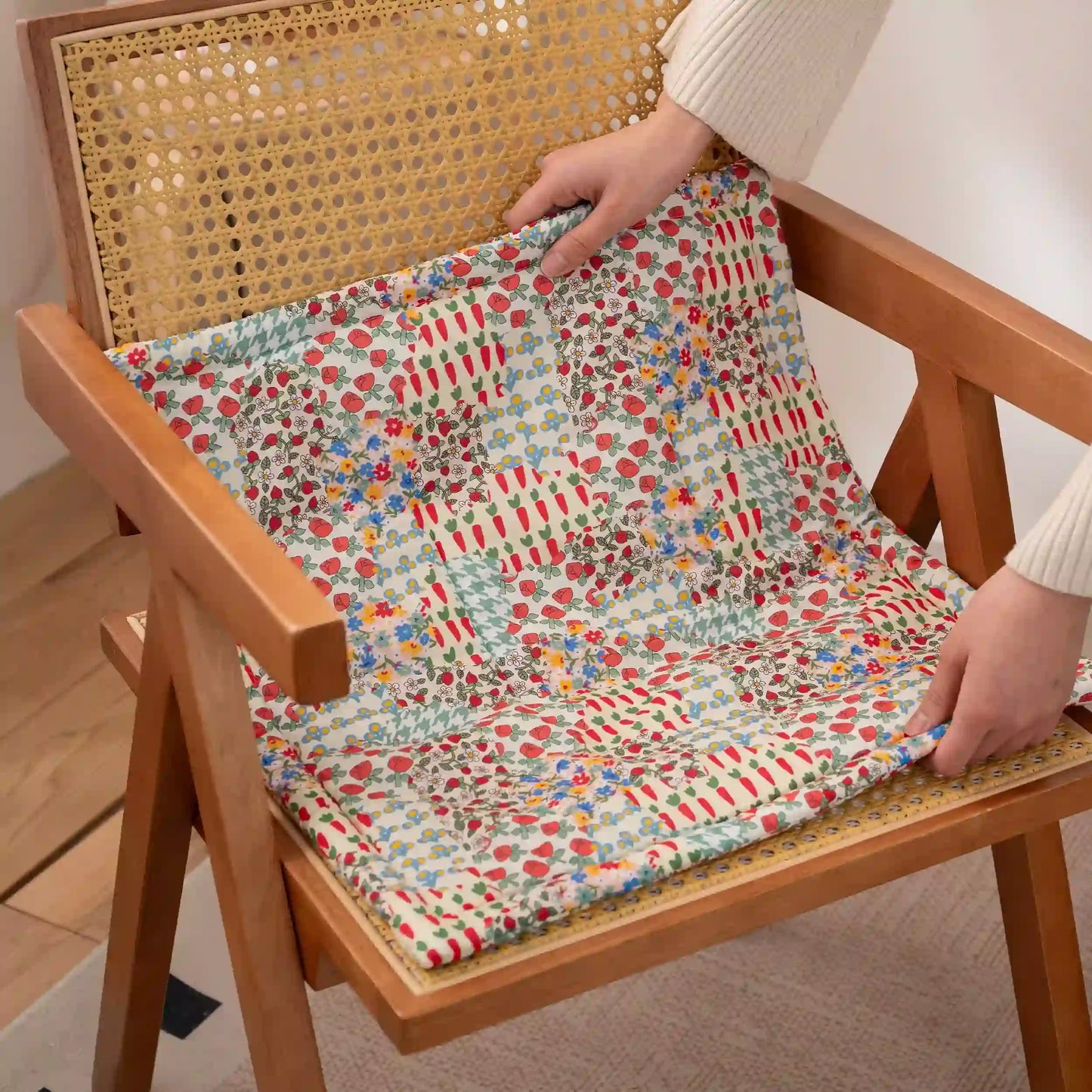 Cuscino per sedia con patchwork floreale in stile cottage - Multicolore - 17,7" x 17,7" - image 0