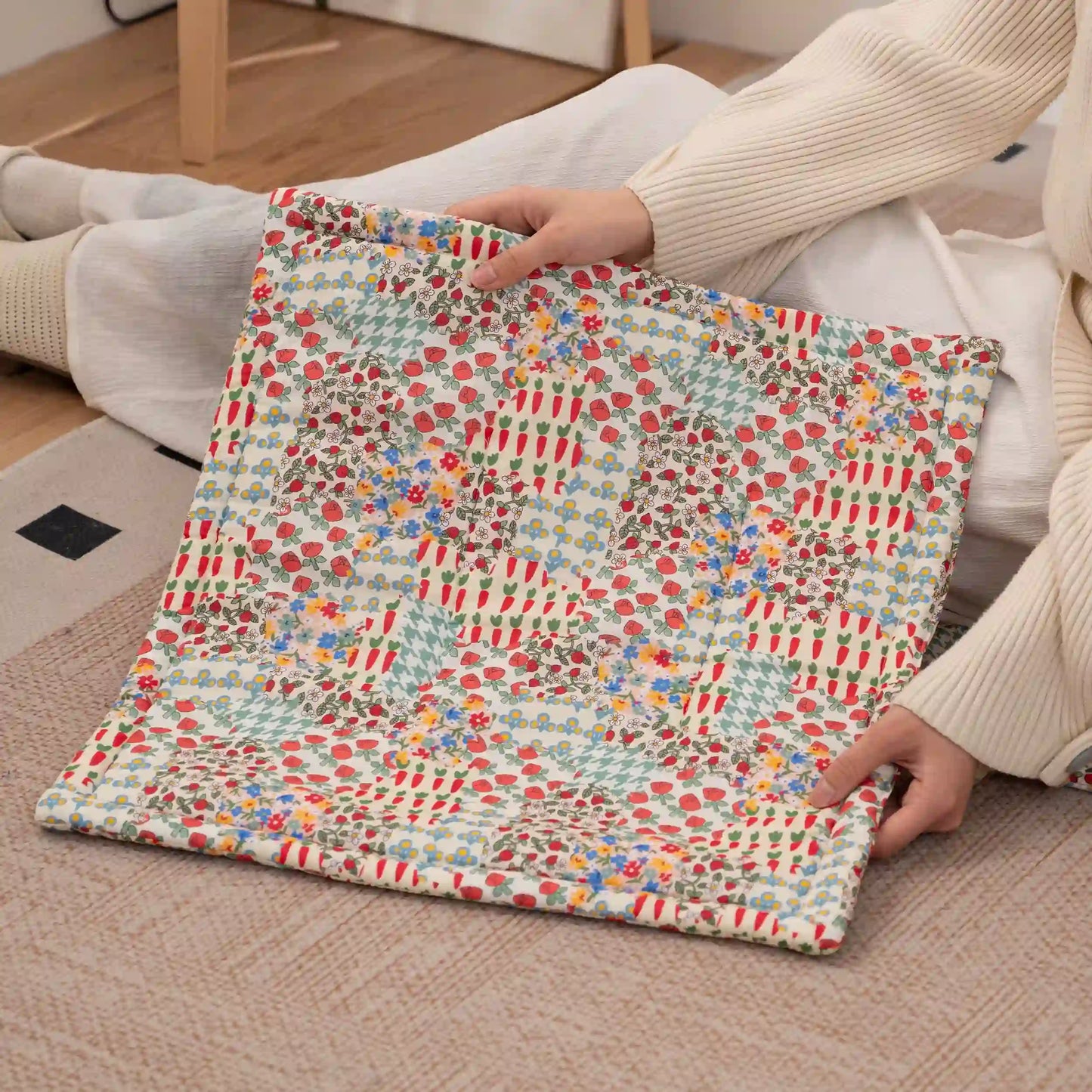 Cuscino per sedia con patchwork floreale in stile cottage - image 3