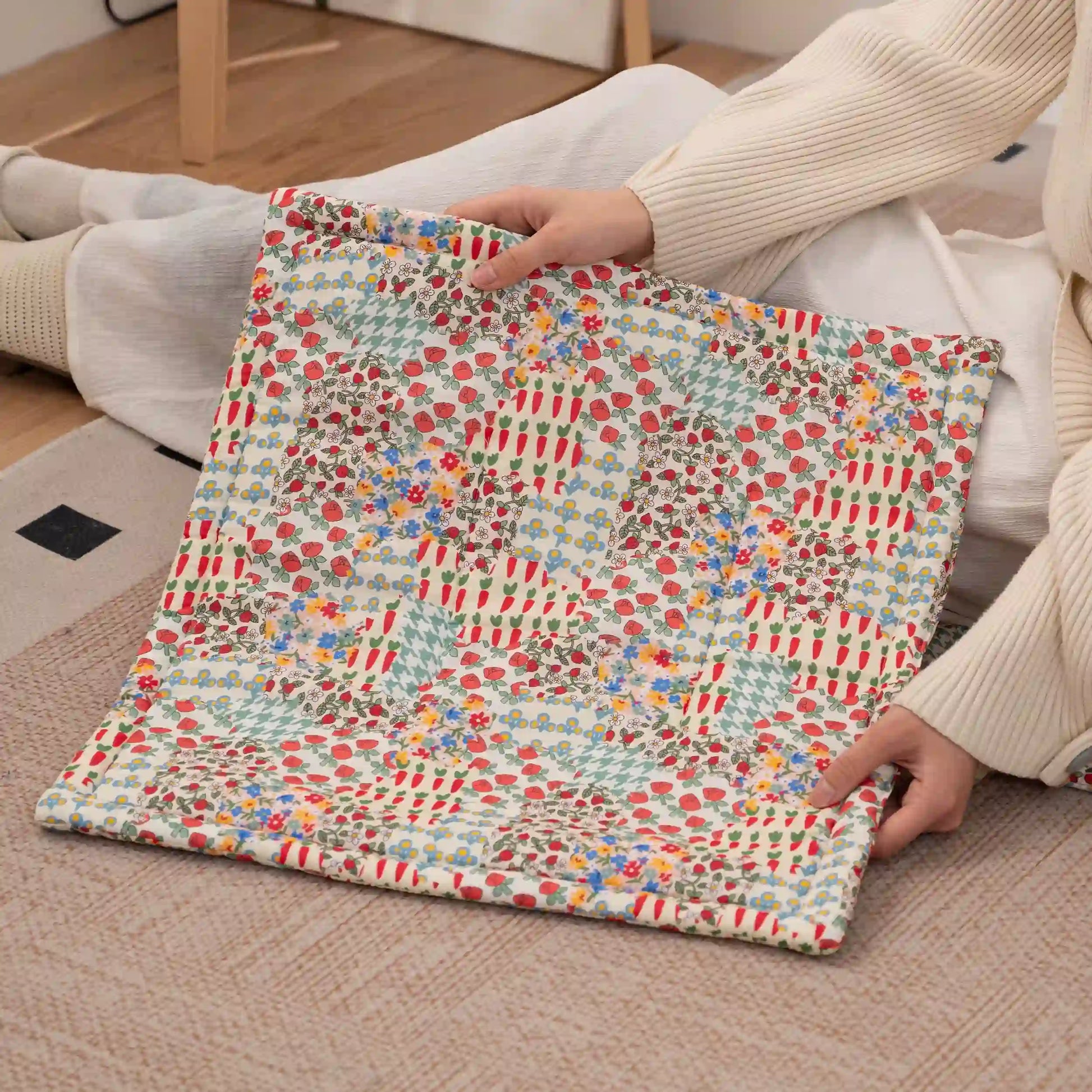 Cuscino per sedia con patchwork floreale in stile cottage - image 3