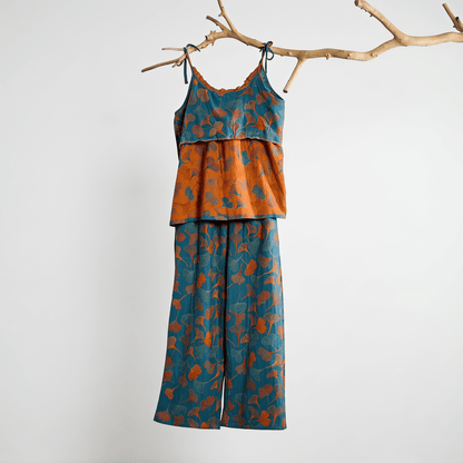 Set pigiama Ginkgo composto da top e pantaloni. - image 2