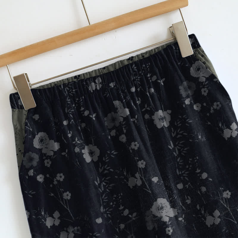 Completo pigiama vintage con canotta e pantaloni a fantasia floreale. - image 2