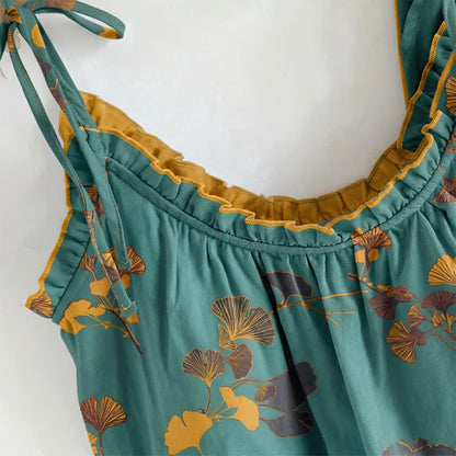 Completo da casa composto da canotta e pantaloni con motivo a foglie botaniche. - image 1