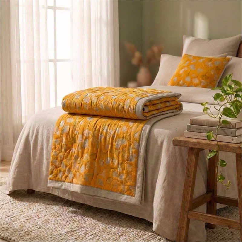 Coperta reversibile in cotone con motivo Ginkgo dorato - image 1