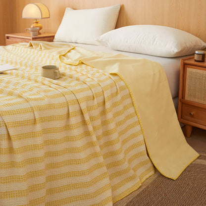 Copriletto a quadri con trama a rilievo e bordo smerlato. - Giallo - 79" × 91" - image 12