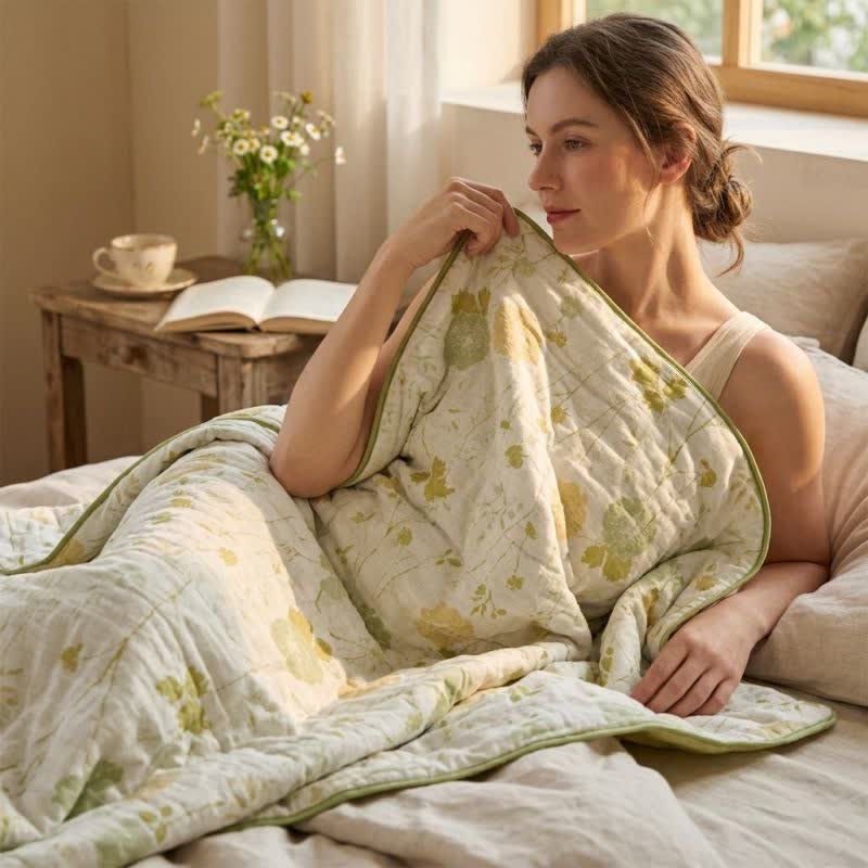 Trapunta reversibile in cotone con motivo floreale verde tenue - image 9