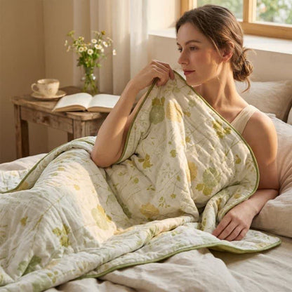 Trapunta reversibile in cotone con motivo floreale verde tenue - image 9