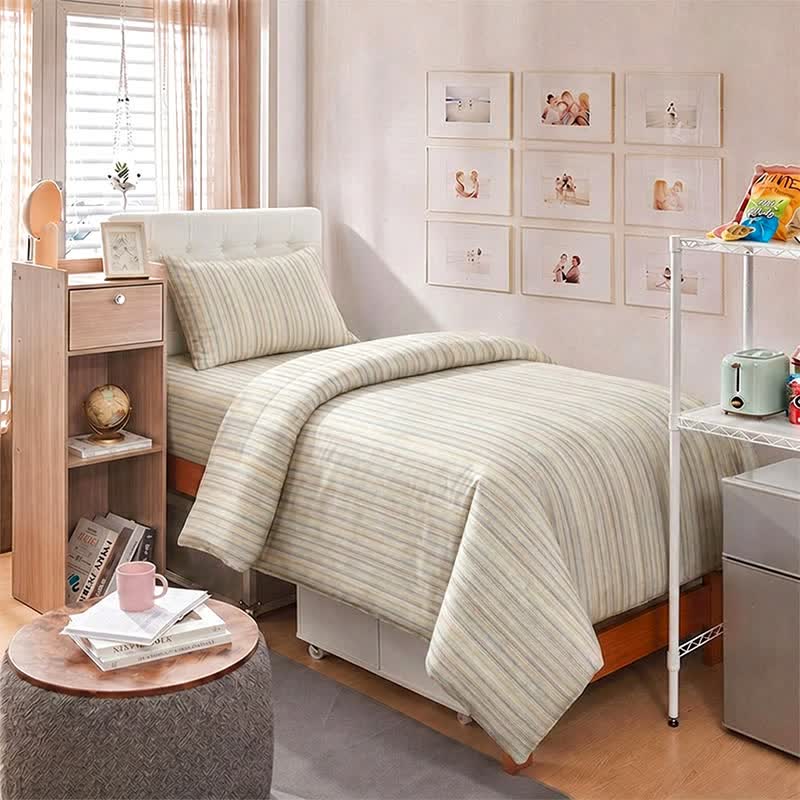 Set di biancheria da letto minimalista a righe sottili, neutro, ideale per il college. - image 8