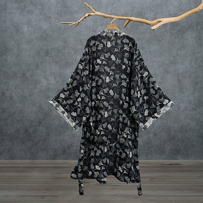 Kimono in cotone con foglie di ginkgo bianche e nere - image 1