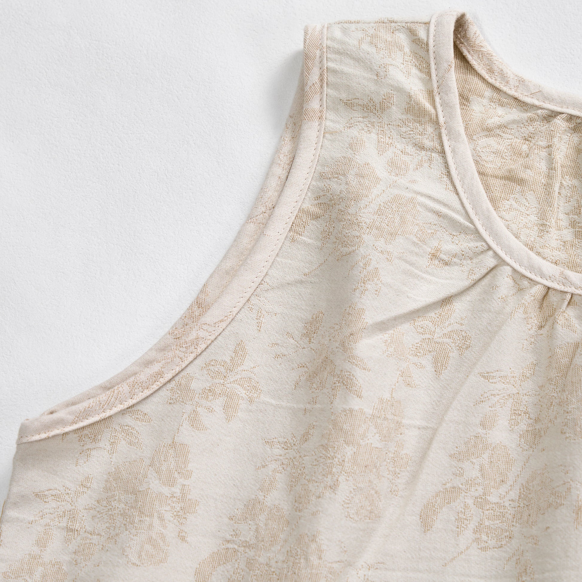 Camicia da notte in cotone beige con stampa retrò a fiori - image 4