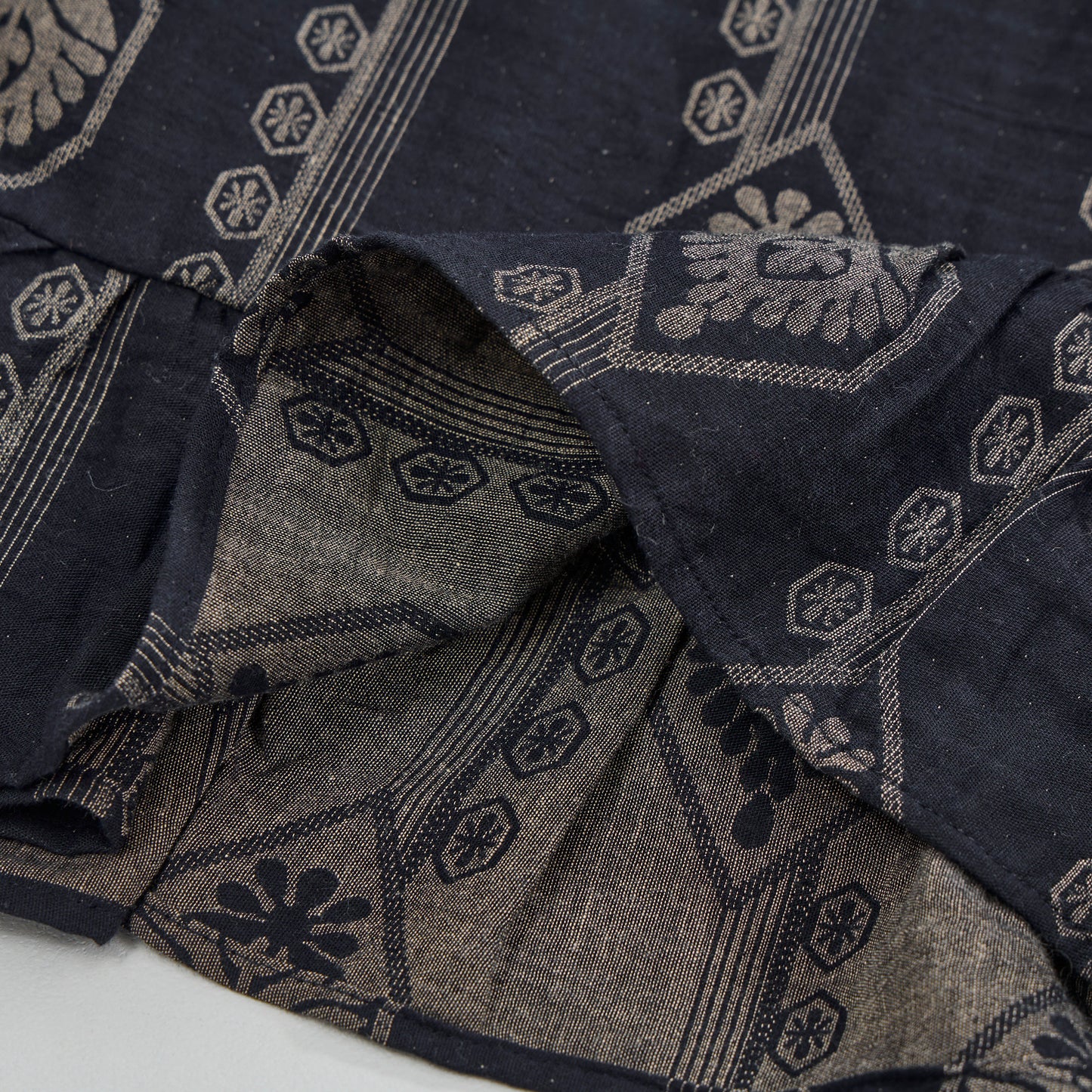 Camicia da notte vintage in cotone blu navy con motivo geometrico - image 5