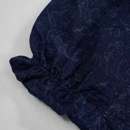 Completo da casa in cotone blu navy con canotta e stampa floreale in stile retrò. - image 8