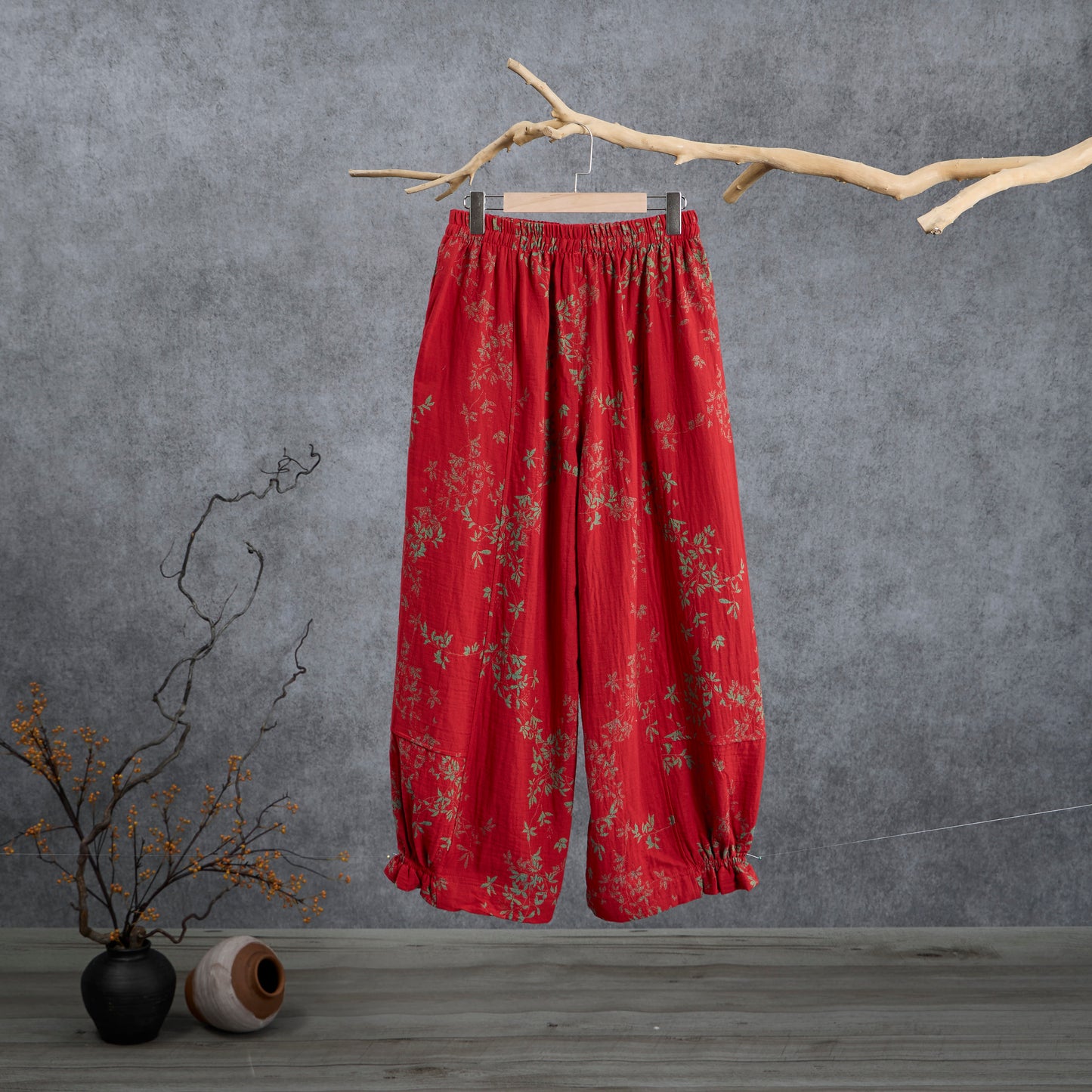 Pantaloni da casa in cotone a fantasia floreale rossa - image 1