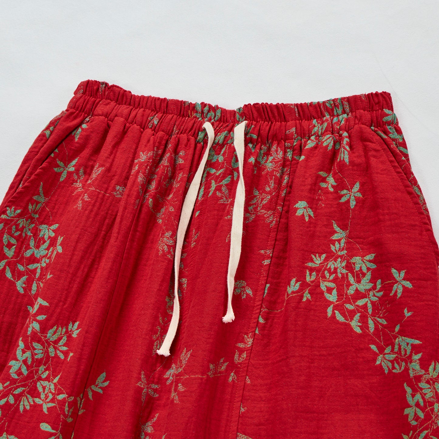 Pantaloni da casa in cotone a fantasia floreale rossa - image 2