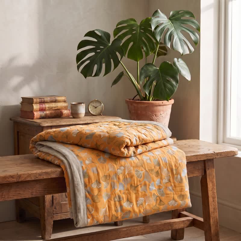 Coperta reversibile in cotone con motivo Ginkgo dorato - image 3