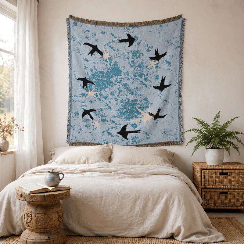 Coperta decorativa con stella e motivo rondine nel cielo artistico - image 2