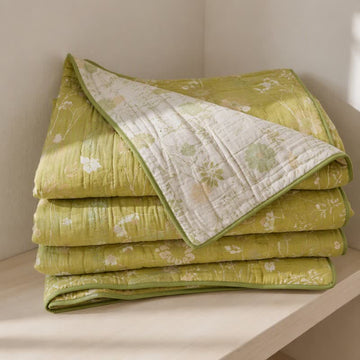 Trapunta reversibile in cotone con motivo floreale verde tenue - Verde - Matrimoniale Grande - image 0