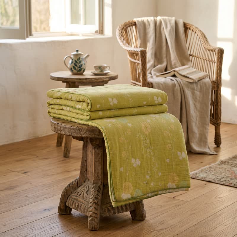 Trapunta reversibile in cotone con motivo floreale verde tenue - image 2