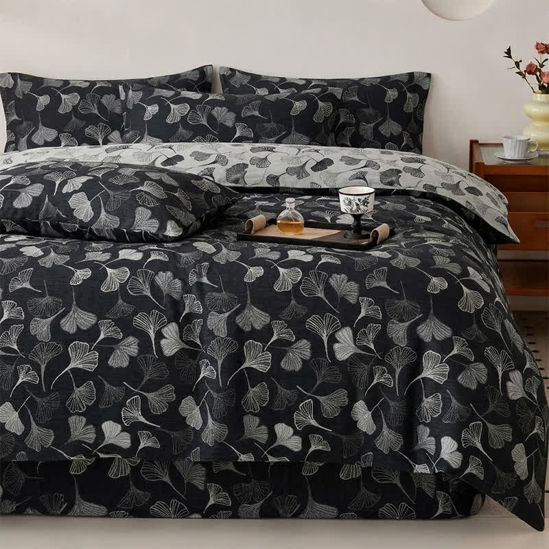 Set di biancheria da letto reversibile in cotone con motivo vintage a foglie di ginkgo nero - image 1