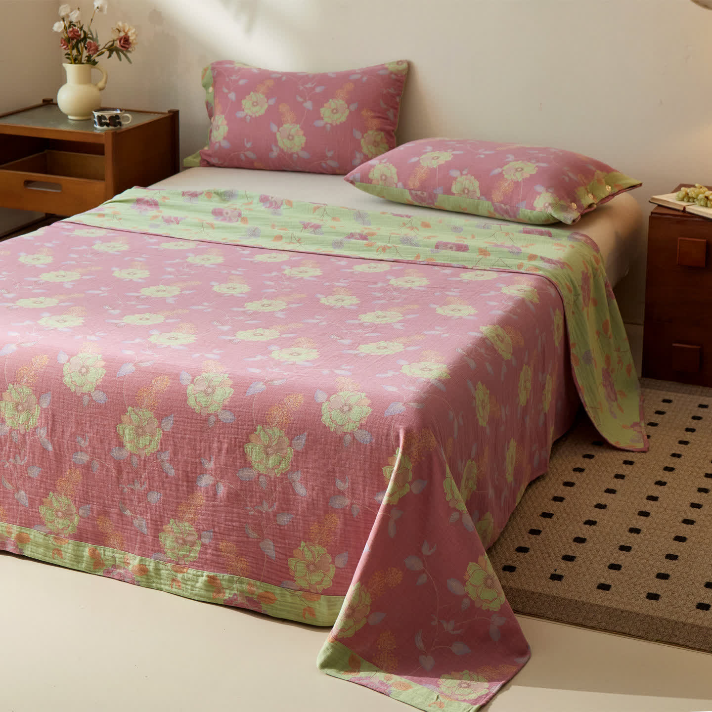 Copriletto in mussola di cotone con motivo giardino dai colori pastello da sogno - 2 federe - 48cm x 74cm - image 0