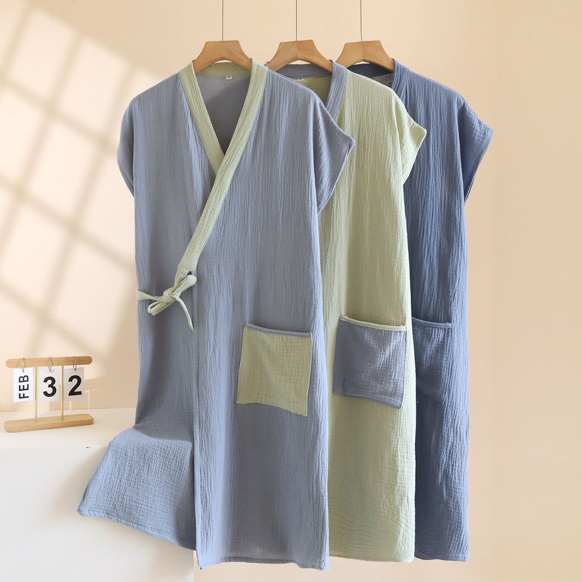 Kimono avvolgente minimalista in cotone per la casa - image 1