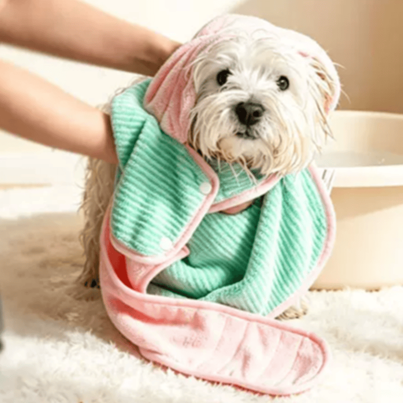Accappatoio per cani con motivo floreale a contrasto verde menta e rosa. - image 2