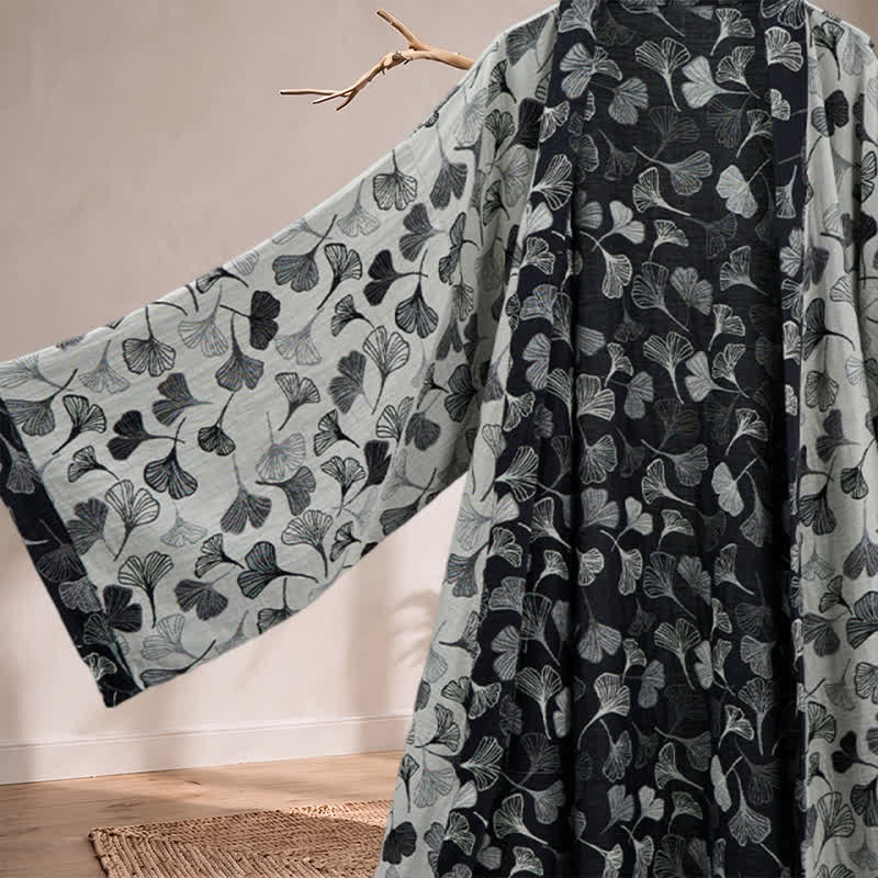 Kimono in cotone con foglie di ginkgo bianche e nere - image 8