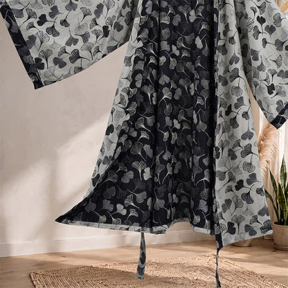 Kimono in cotone con foglie di ginkgo bianche e nere - image 9