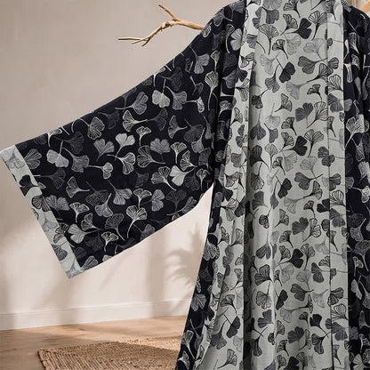 Kimono in cotone con foglie di ginkgo bianche e nere - image 3