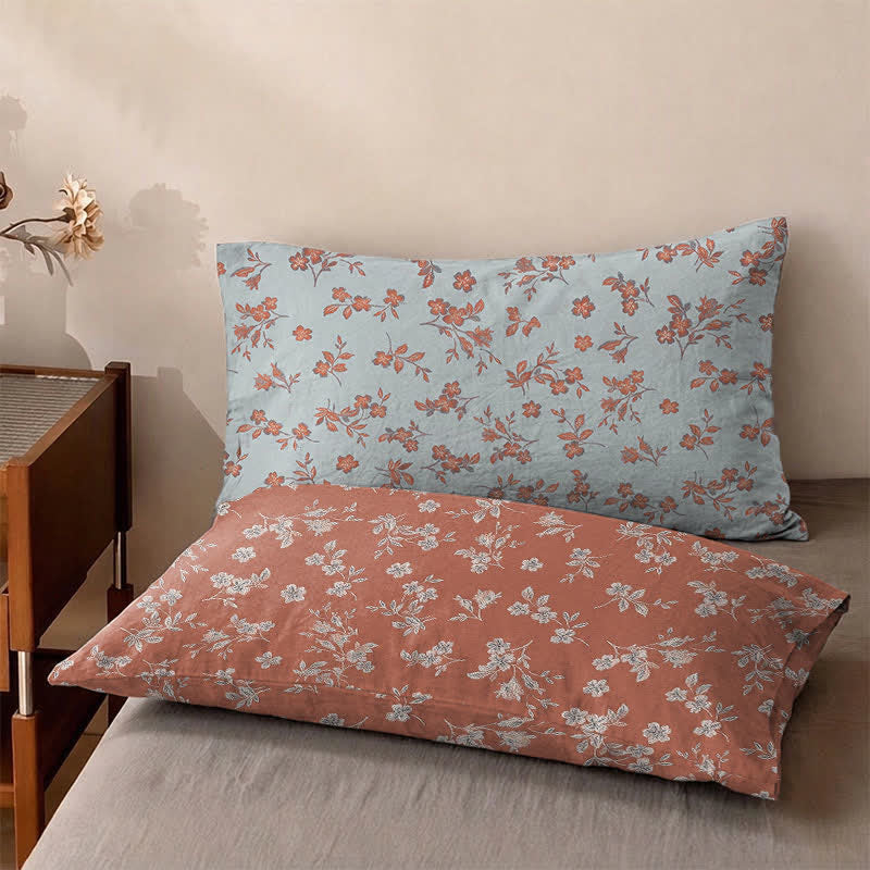 Copriletto in garza di cotone con motivo floreale color bordeaux - 2 federe - 48cm x 74cm - image 3