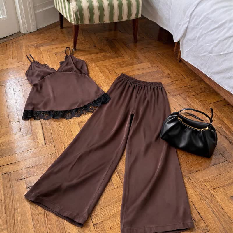 Completo da casa elegante con canotta e bordo in pizzo. - image 12