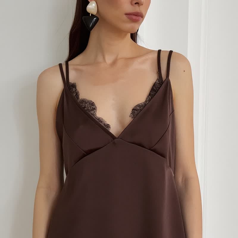 Completo da casa elegante con canotta e bordo in pizzo. - image 11