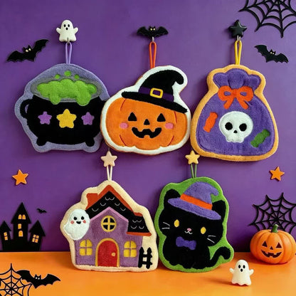 Simpatico asciugamano da appendere a tema Halloween. - Set (5 modelli) - 5 pezzi - image 0