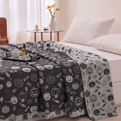Coperta in cotone nera a forma di zucca di Halloween con motivo caramelle - image 3