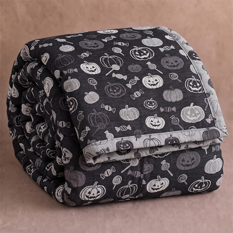 Coperta in cotone nera a forma di zucca di Halloween con motivo caramelle - Nero - Coperta - 98" x 94" - image 0