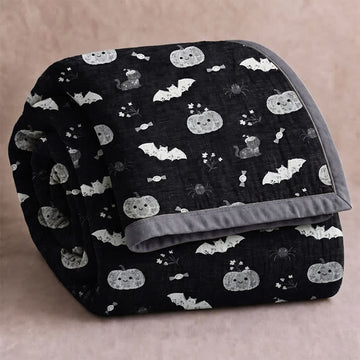 Simpatica coperta reversibile in cotone con motivo zucca e pipistrello di Halloween. - Nero - Coperta - 90" x 92" - image 0