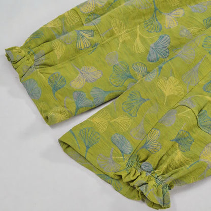 Pantaloni del pigiama in cotone con motivo a foglie di ginkgo verdi - image 6
