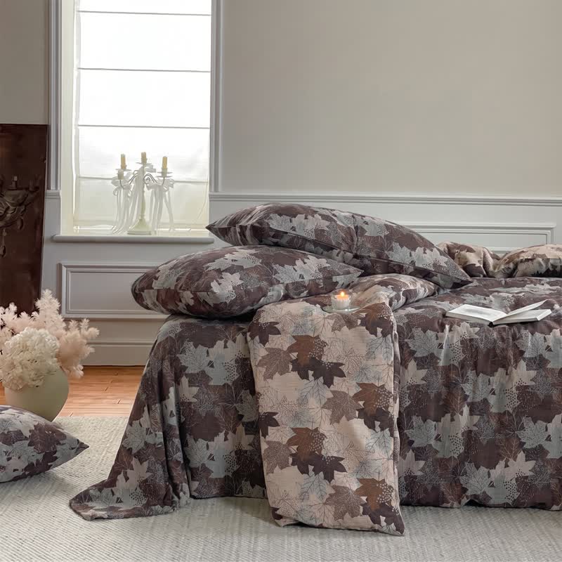 Set di biancheria da letto con copripiumino in cotone con motivo a foglie d'acero colorate. - image 26